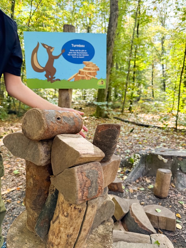 Holzspiel auf dem Walderlebnispfad im Krummbachtal